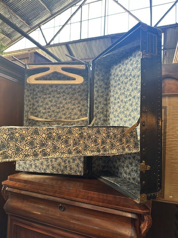 II.5038 ANTIGUO BAÚL DE VIAJE