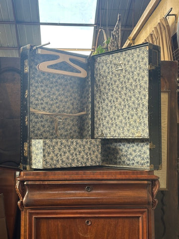 II.5038 ANTIGUO BAÚL DE VIAJE