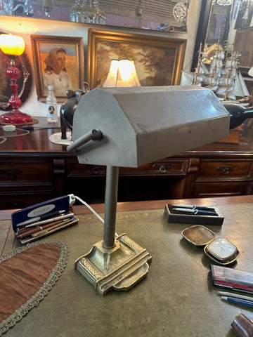 II.5041 LÁMPARA DE BANQUERO