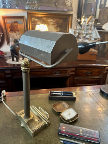 II.5041 LÁMPARA DE BANQUERO