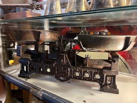 II.5049 BALANZA DE FIERRO Y BRONCE