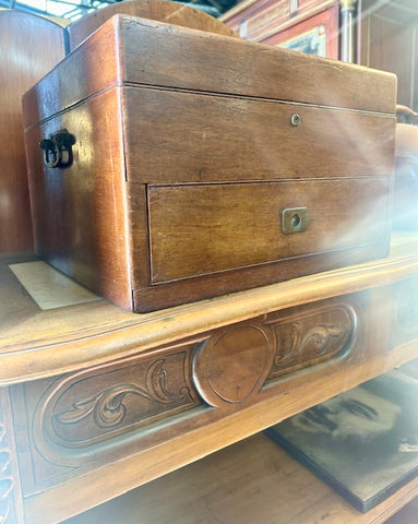 II.5064 ANTIGUA CAJA DE CUBERTERÍA