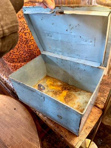 II.5065 CAJA DE LATÓN CELESTE