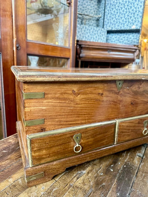 CÓMODAS Y CAJONERAS