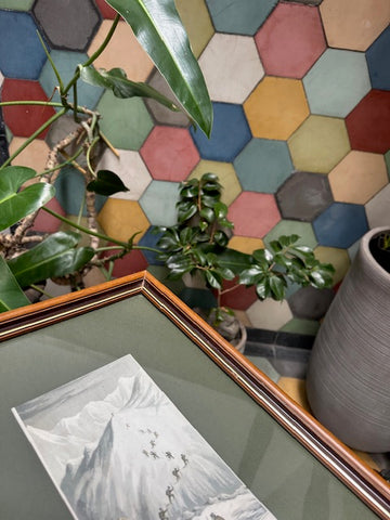 II.5058 MARCO ANTIGUO CON DIBUJO DE NIEVE