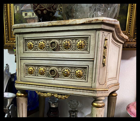 I.4504 PAR DE VELADORES LUIS XVI