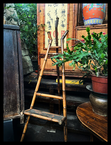 II.3885 ATRIL DE BAMBÚ