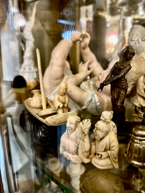 II.5087 FIGURAS DE MARFIL