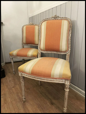 I.3680   PAR DE SILLAS PINTADAS ALBAÑAL