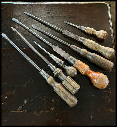 II.3357  COLECCIÓN DE DESATORNILLADORES