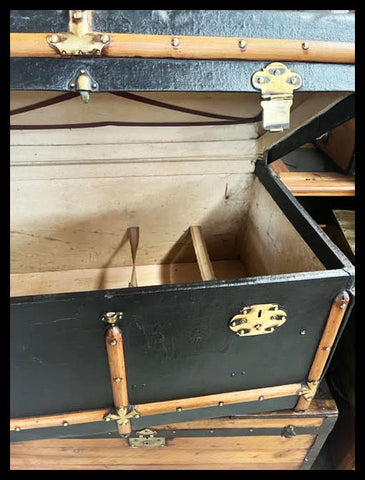 II.3492 BAÚL DE VIAJE