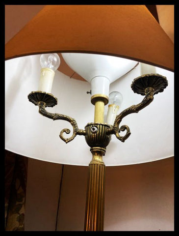 II.2802   LÁMPARA DE PIE DE BRONCE Y MÁRMOL