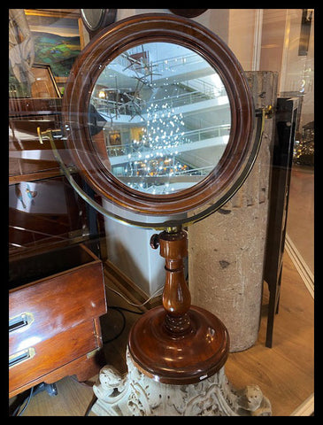 II.2812  ESPEJO DE BARCO DE CAOBA