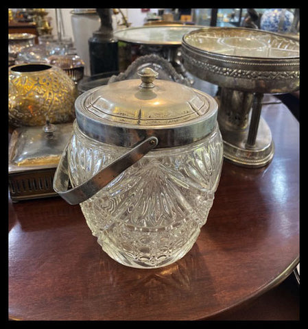 II.2820  HIELERA DE CRISTAL Y PLAQUÉ