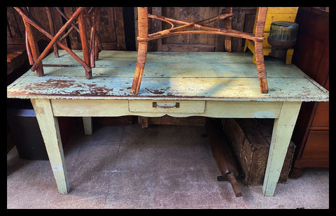 I.2267  MESA TURQUESA CON CAJÓN