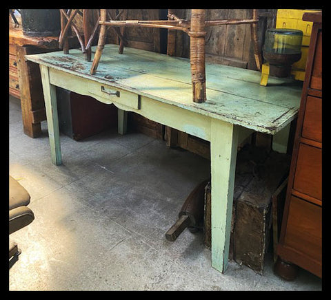 I.2267  MESA TURQUESA CON CAJÓN