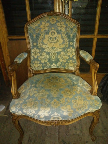 I.1853 PAR DE SILLAS TAPIZ CELESTE FLOREADO