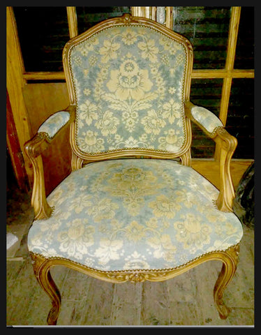 I.1853 PAR DE SILLAS TAPIZ CELESTE FLOREADO