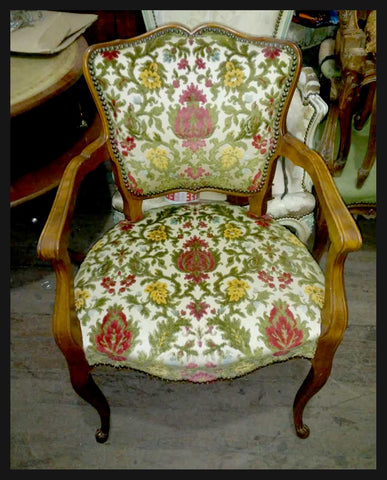 I.1854 PAR DE SILLAS DIBUJOS FUCSIA Y VERDE