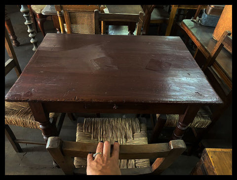 I.2906  PEQUEÑA MESA CHILENA