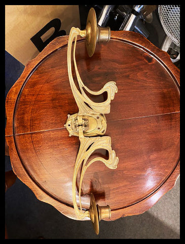 II.2857  APLIQUÉ DE PIANO