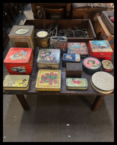 II.3406 CAJITAS DE LATA