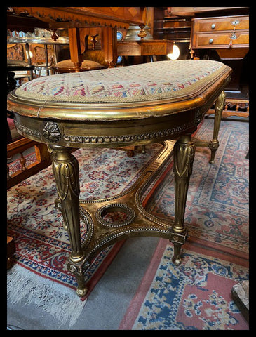 I.2955  BANCA DORADA TAPIZ BORDADO