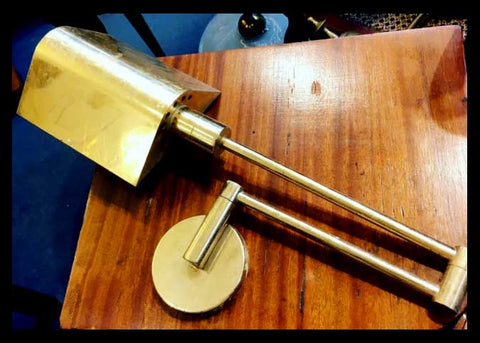 II.1226 LÁMPARA DE MURO DE BRONCE