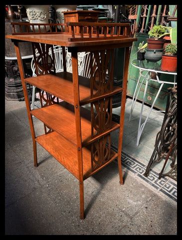 I.3836 REPISERO DE MADERA