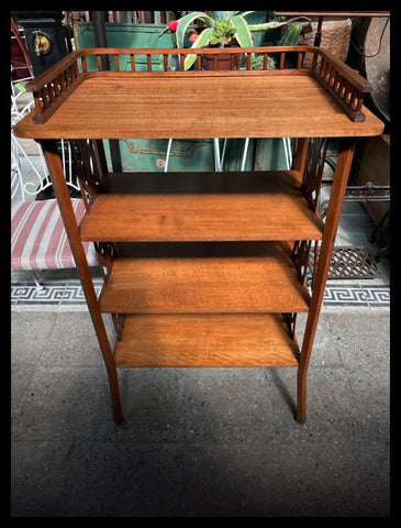 I.3836 REPISERO DE MADERA