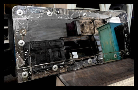 II.1247 ESPEJO TALLADO SECCIONADO