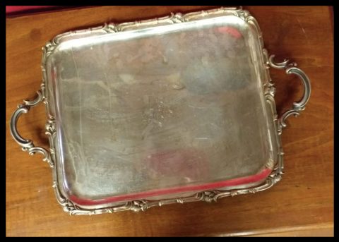 II.2899  BANDEJAS RECTANGULAR Y OVALADAS DE PLAQUÉ