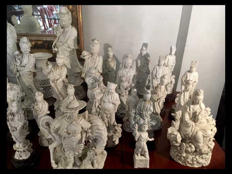 II.1296 COLECCIÓN DE FIGURAS DE PORCELANA