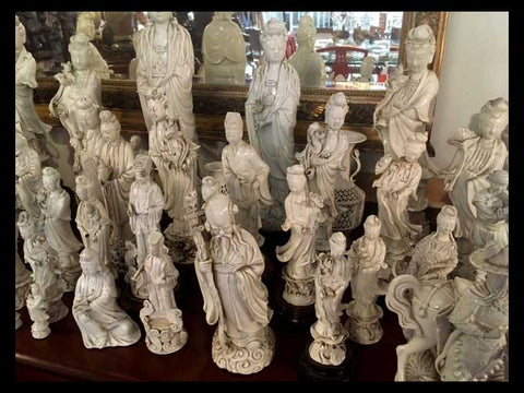 II.1296 COLECCIÓN DE FIGURAS DE PORCELANA