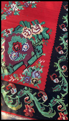 II.2925   ALFOMBRA KILIM ROJO Y VERDE