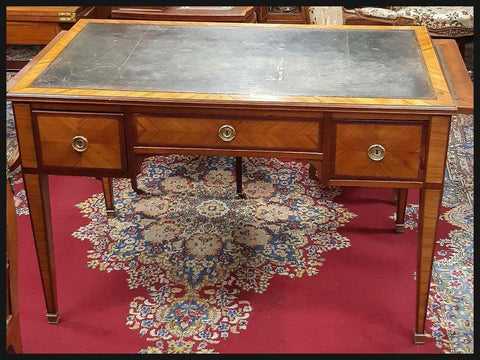 I.1866 ESCRITORIO CON CUBIERTA DE CUERO