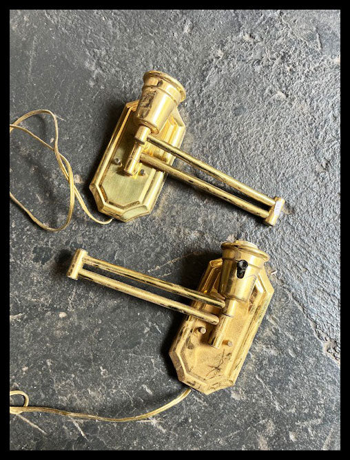 II.3543 PAR DE APLIQUÉS DE BRONCE DE MURO