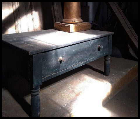 I.3092   MESA CENTRO CON CAJÓN