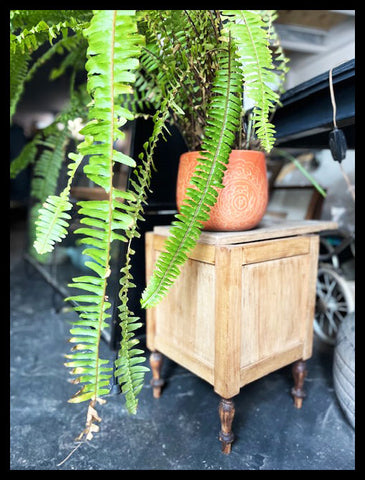 I.4018 PLANTERO DE MADERA PEQUEÑO