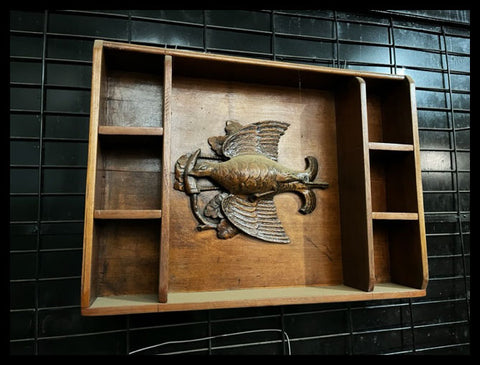 II.3545 BOTIQUIN TALLADO