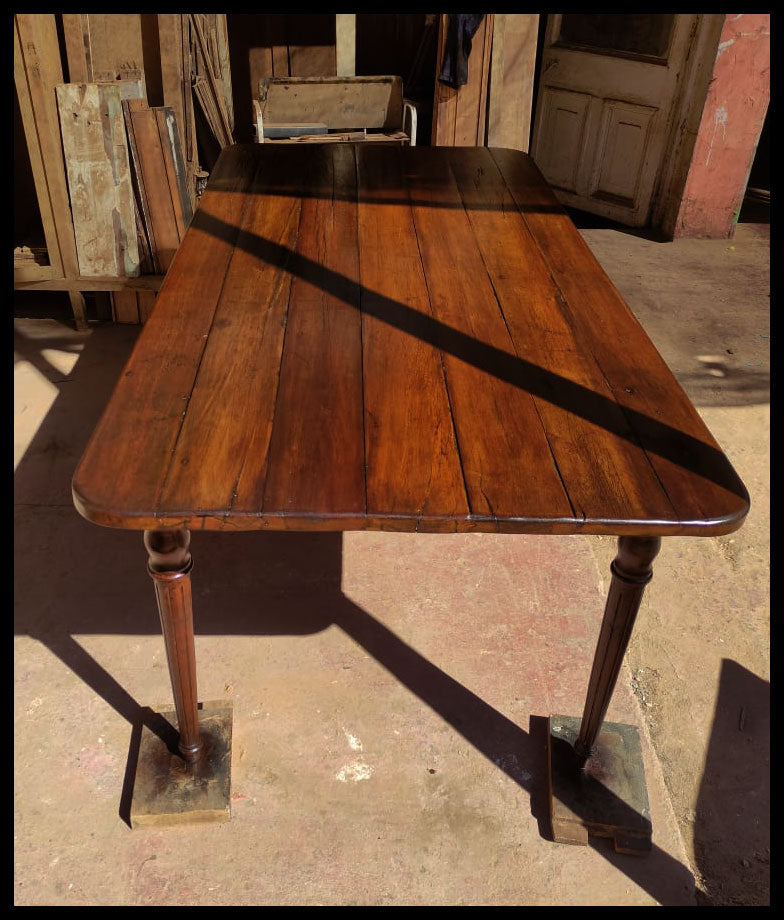 I.3849 MESA CHILENA DE ROBLE