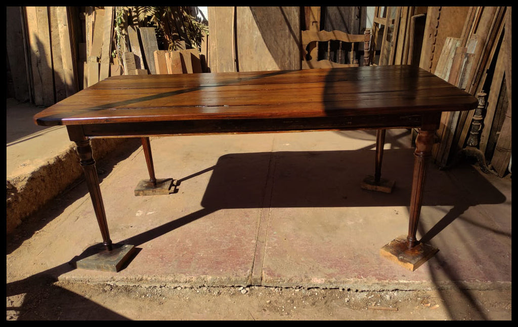 I.3849 MESA CHILENA DE ROBLE