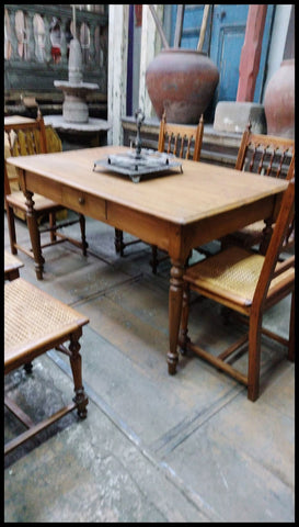 I.4021 MESA CHILENA CON CAJÓN