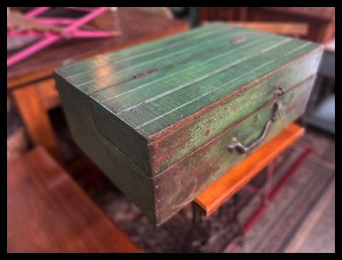 II.2981   CAJA DE HERAMIENTAS VERDE