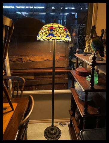 II.2983   LÁMPARA DE PIE