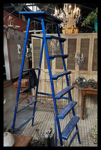 II.2993   ESCALERA ALTA AZUL 190 CM