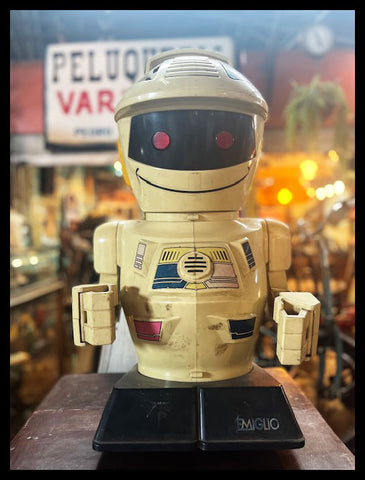 II.3546 ROBOT AÑOS 80