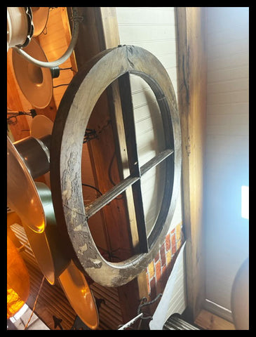 II.3551 VENTANA DE BARCO REDONDA