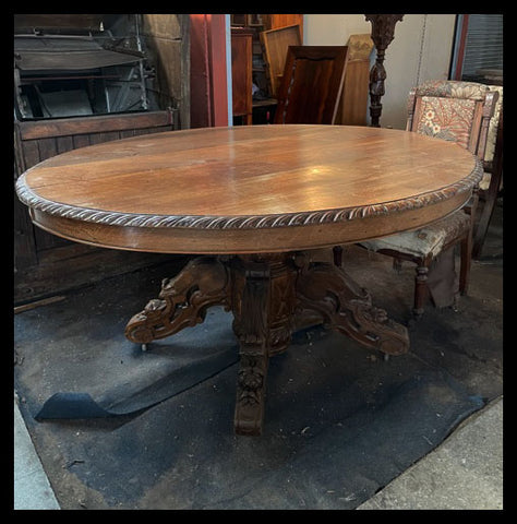 I.3174   MESA REDONDA CON GRAN PATA CENTRAL