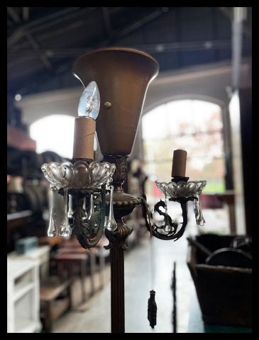 II.3036   LÁMPARA DE PIE DE BRONCE